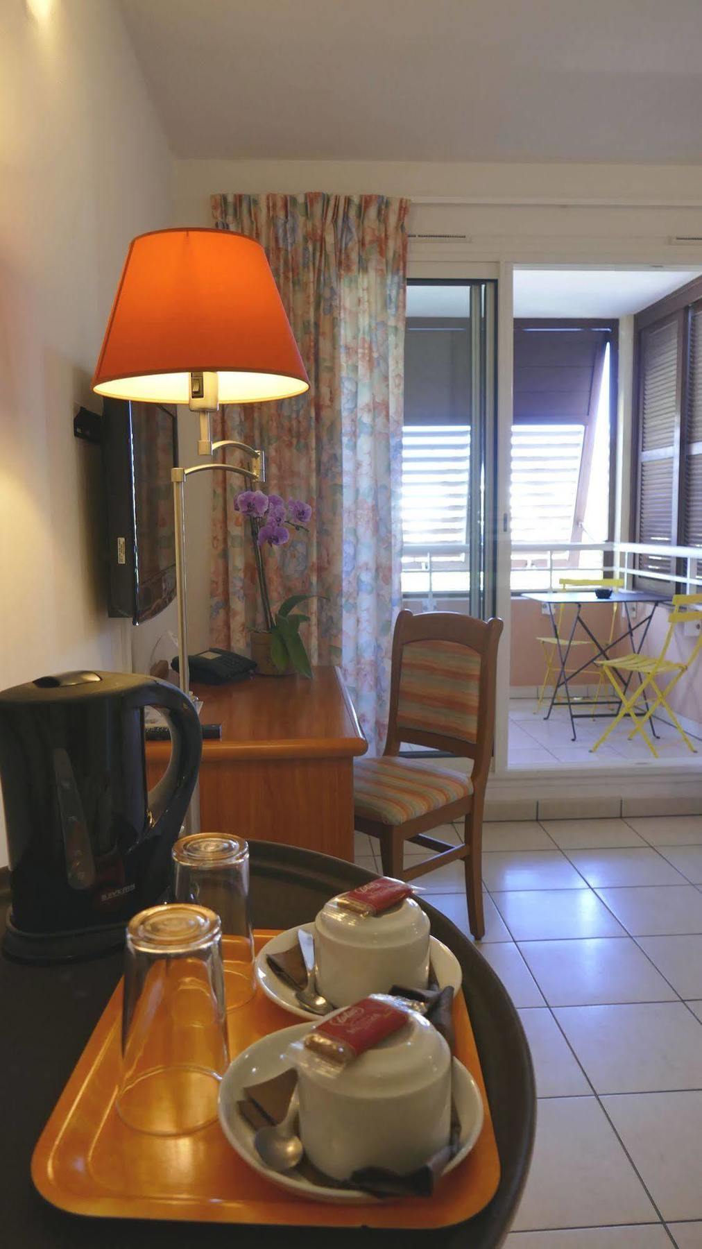 Hotel Le Kerveguen Saint-Gilles-les Bains Exteriér fotografie